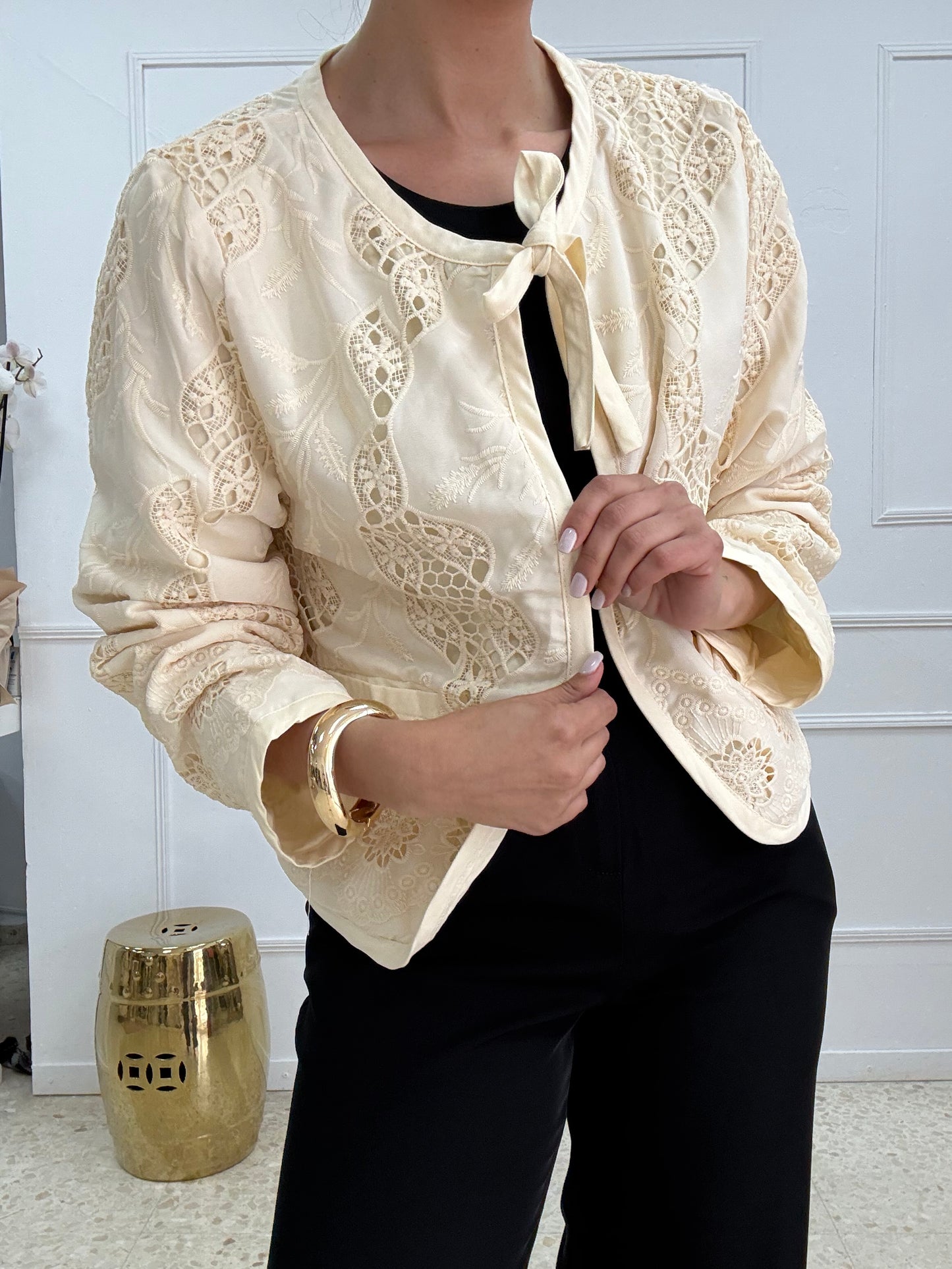 CHAQUETA BORDADA BEIGE