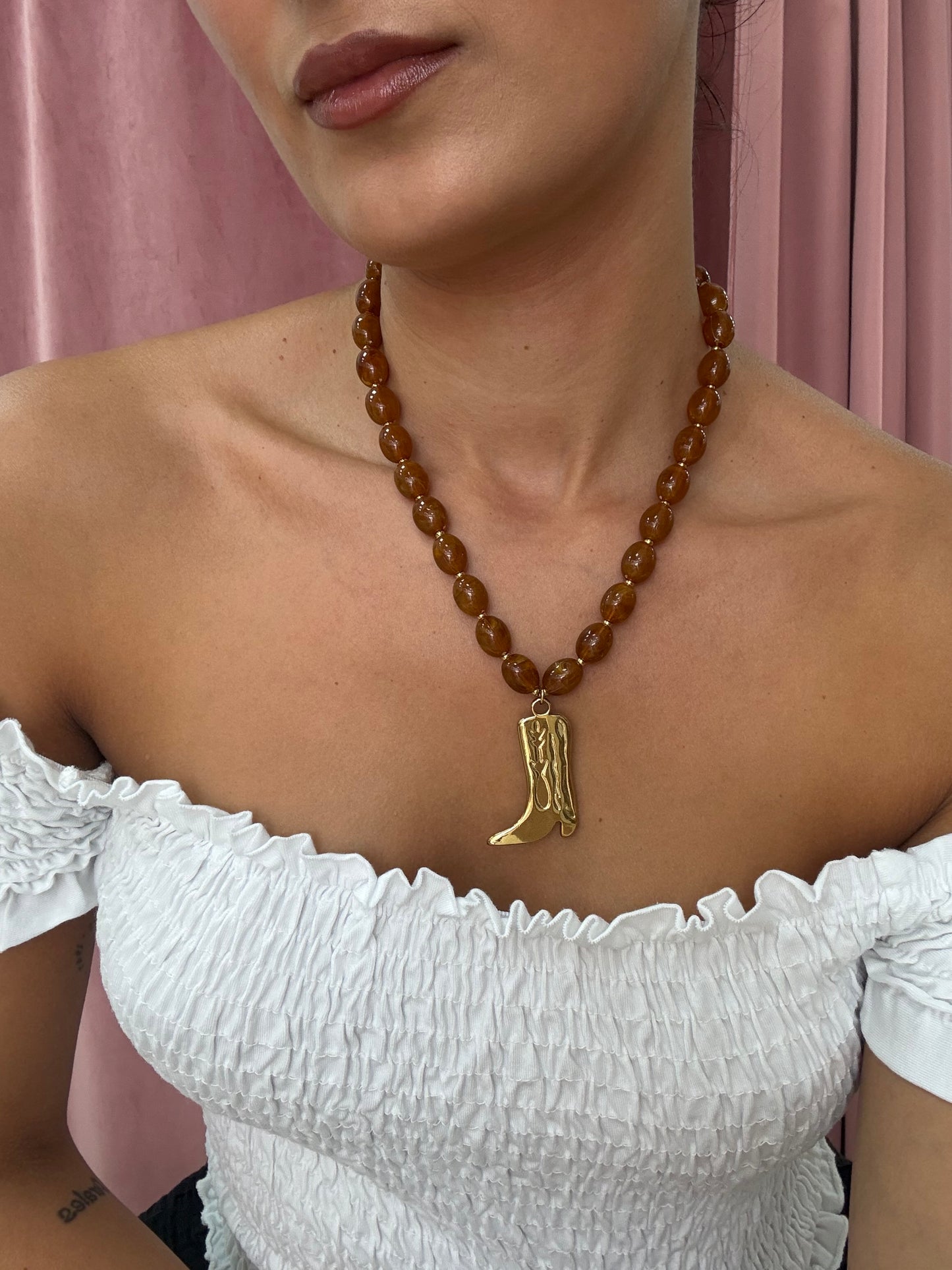 COLLAR BOTA
