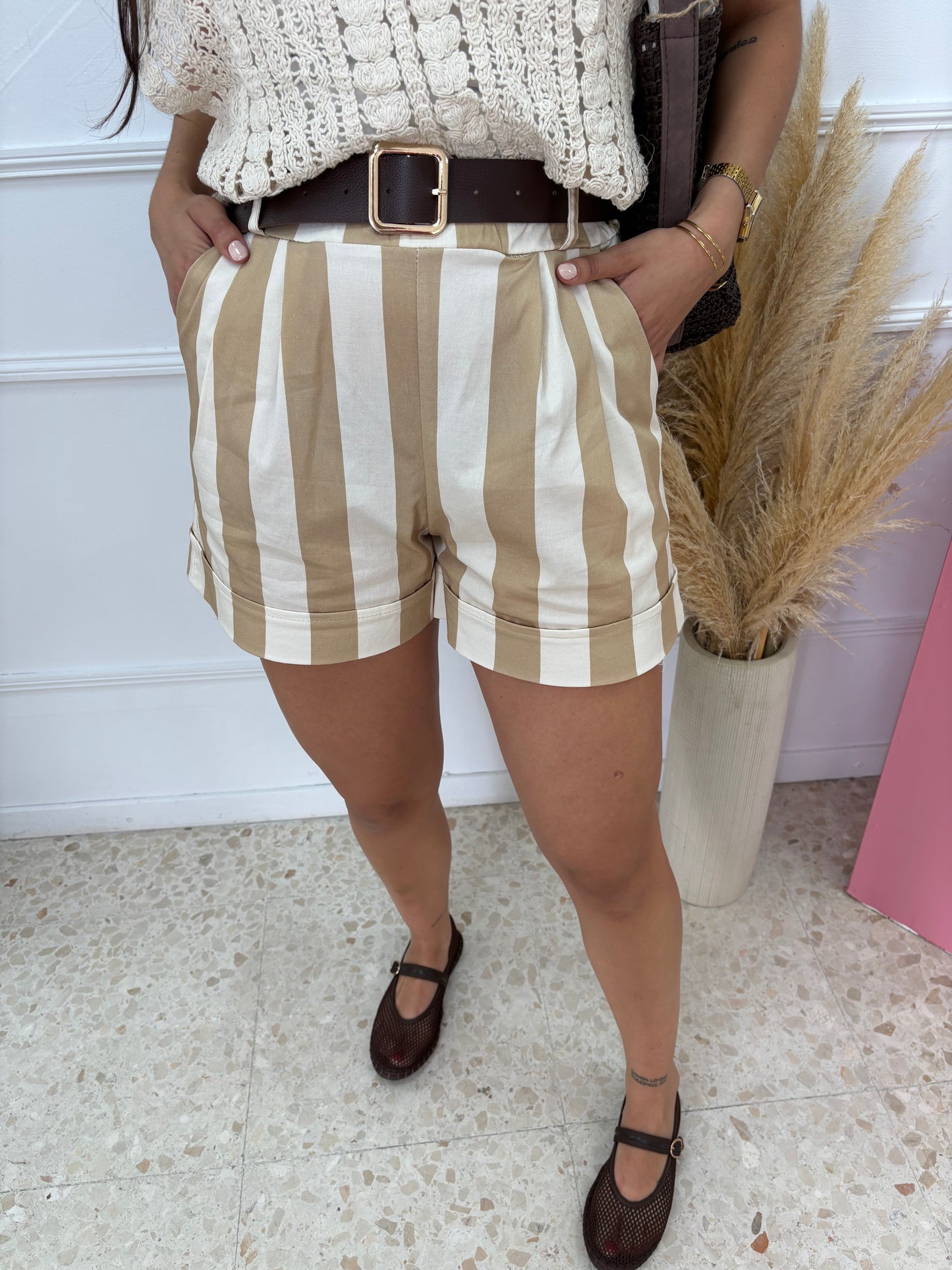 SHORT RAYAS