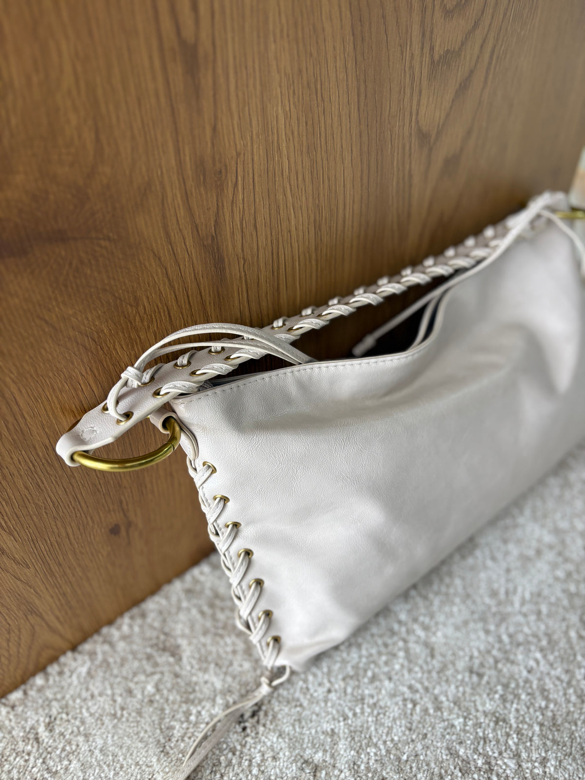 BOLSO BAGUETTE BEIGE