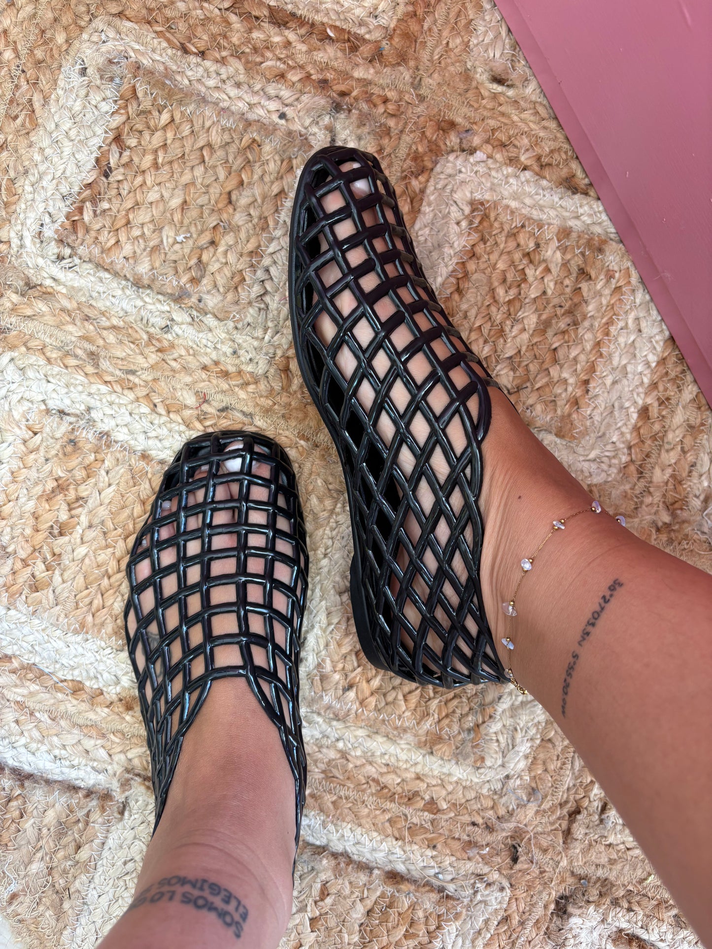 SANDALIA NEGRA GOMA