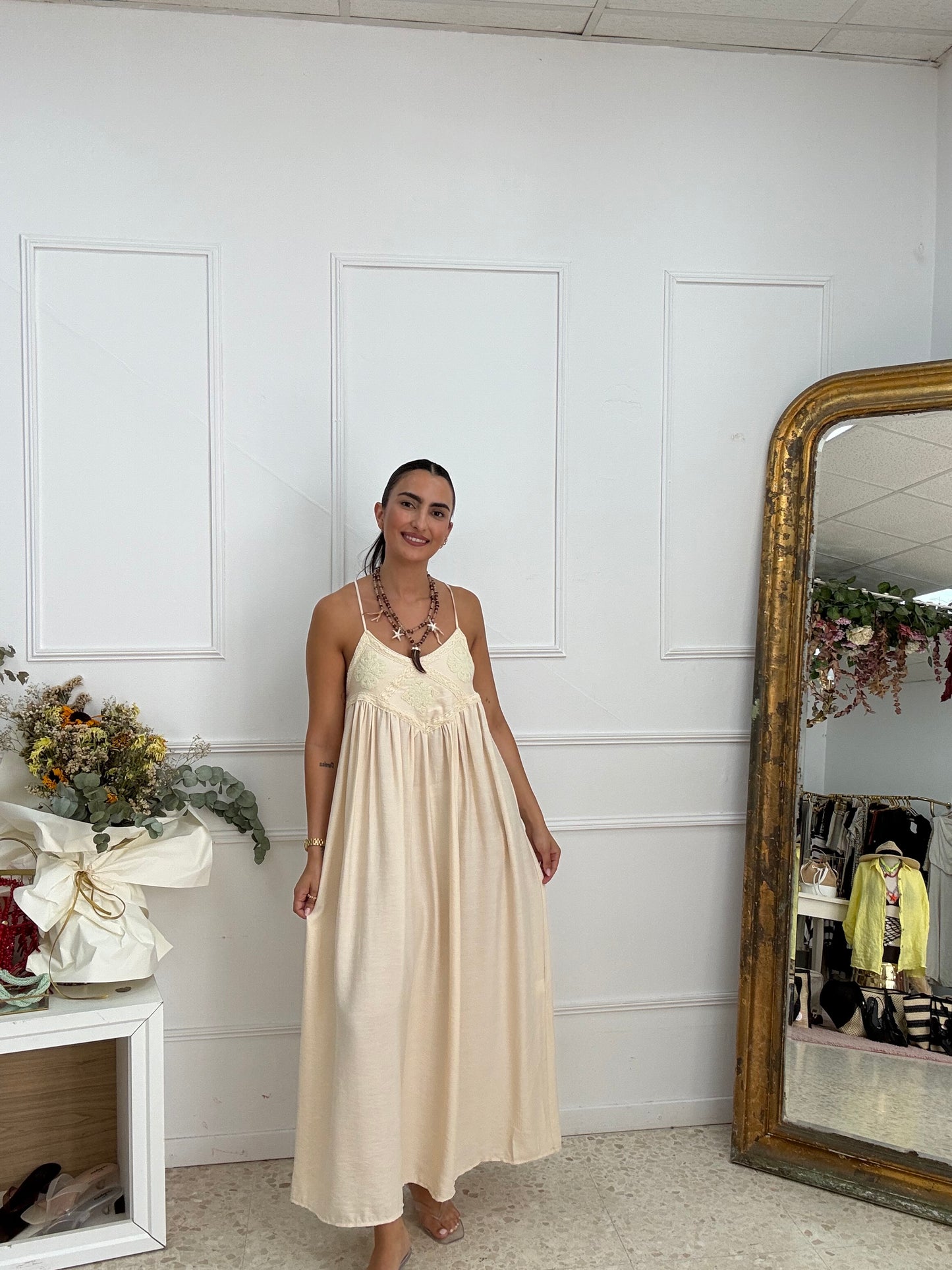 VESTIDO BROCADO BEIGE