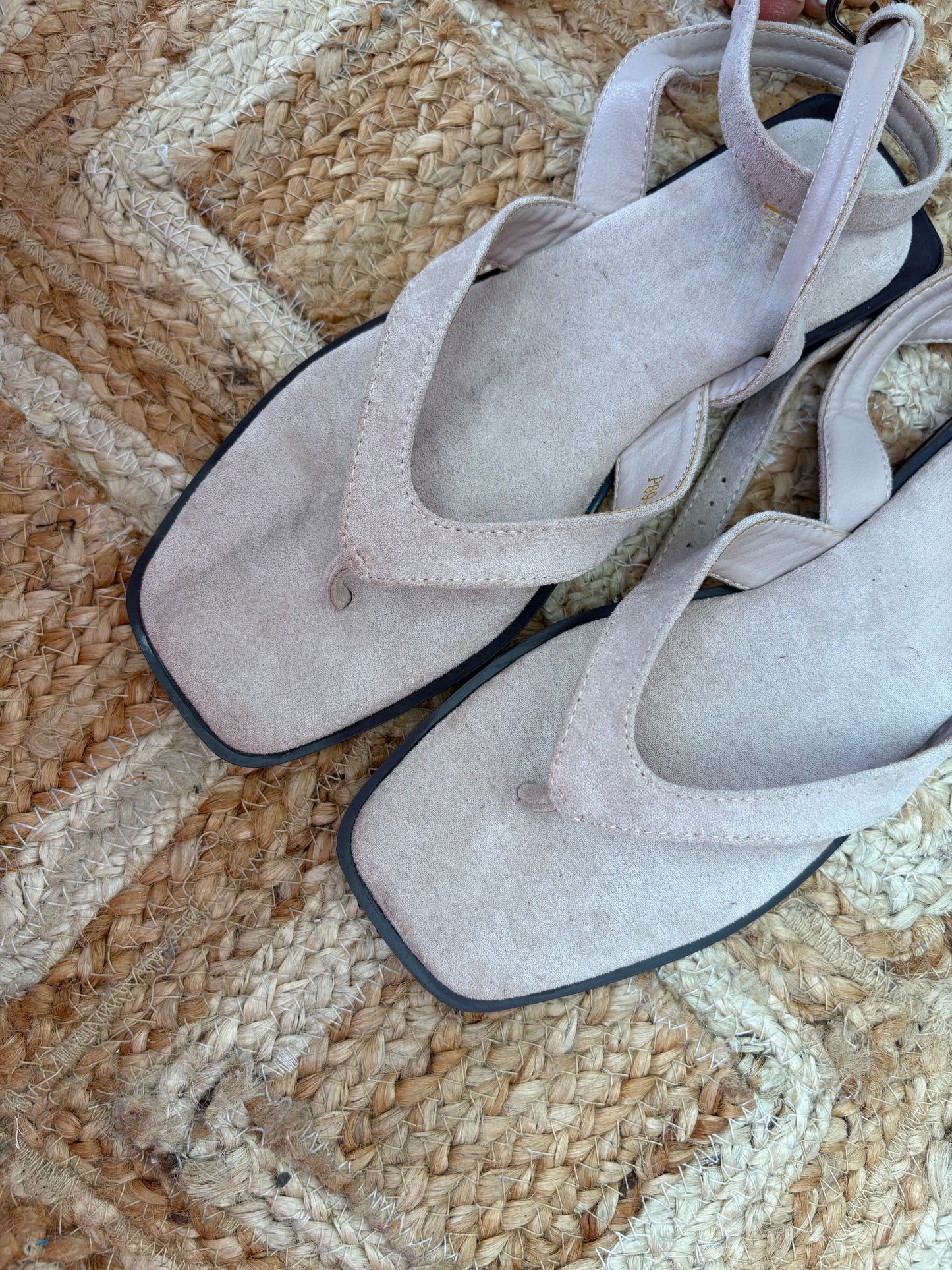 SANDALIA PLANA BEIGE