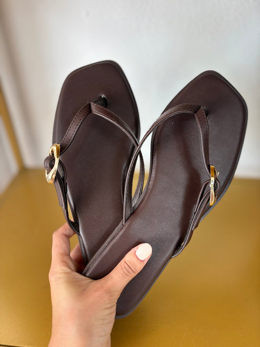 SANDALIA PLANA CHOCO