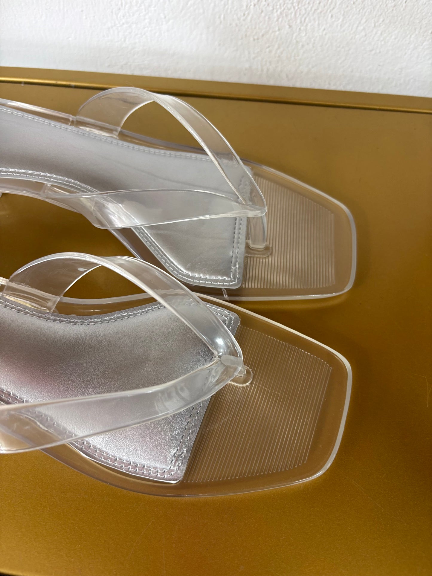 SANDALIA TACÓN GOMA TRANSPARENTE