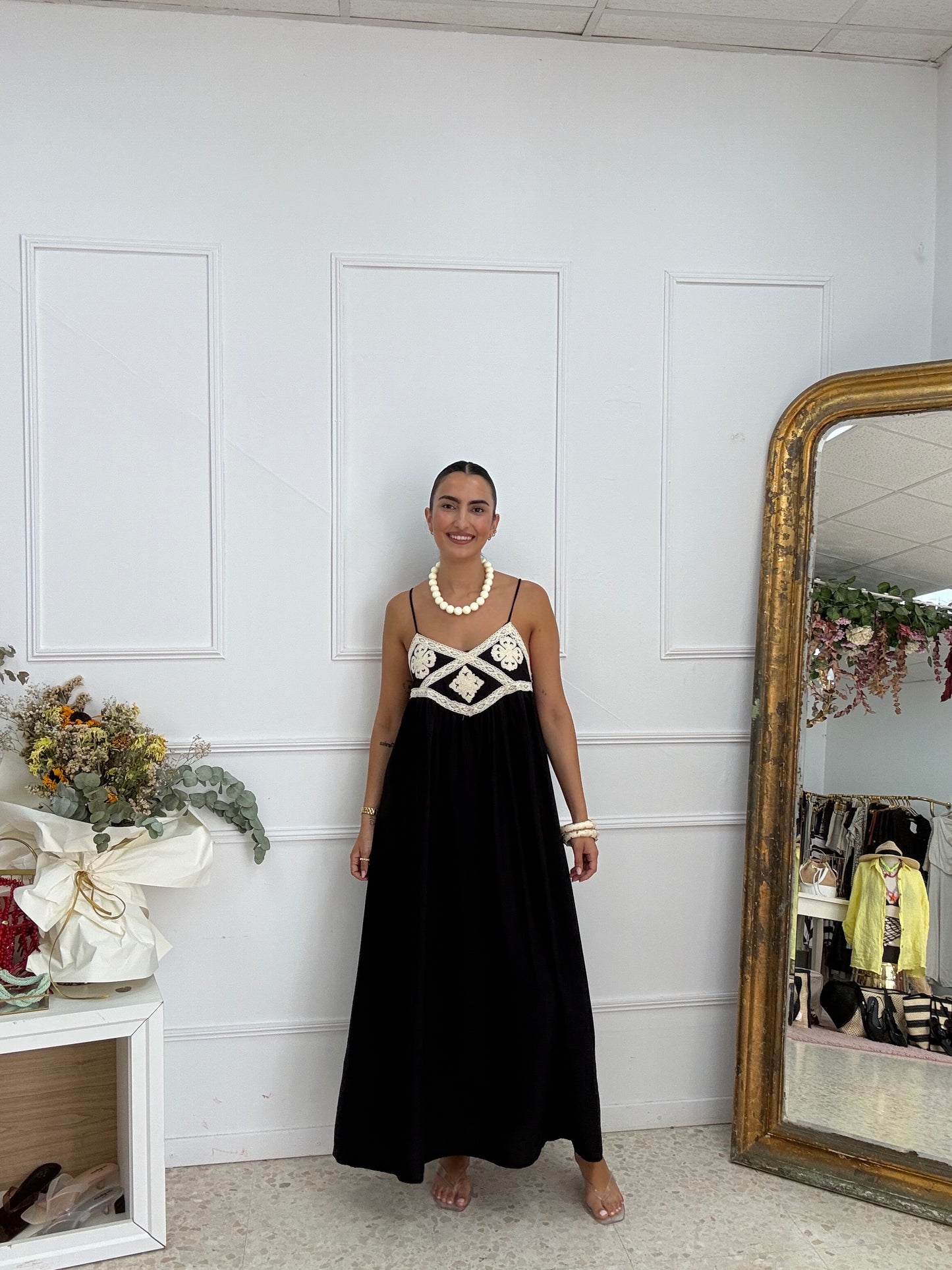VESTIDO BROCADO NEGRO