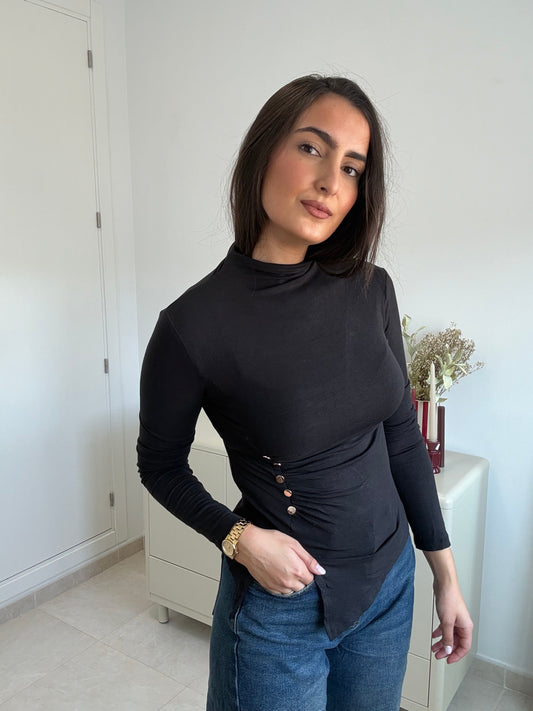 CAMISETA BÁSICA DETALLE