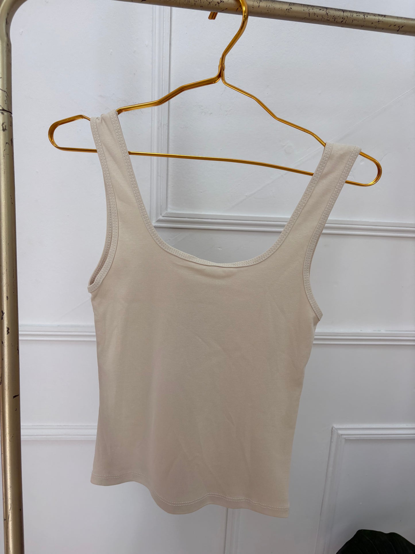 CAMISETA BÁSICA TIRANTA