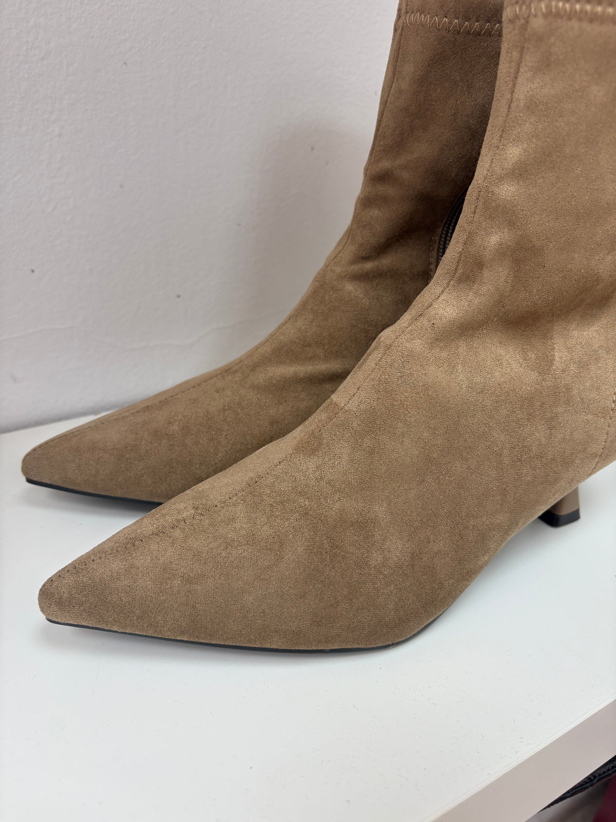 BOTÍN  CALCETÍN BEIGE