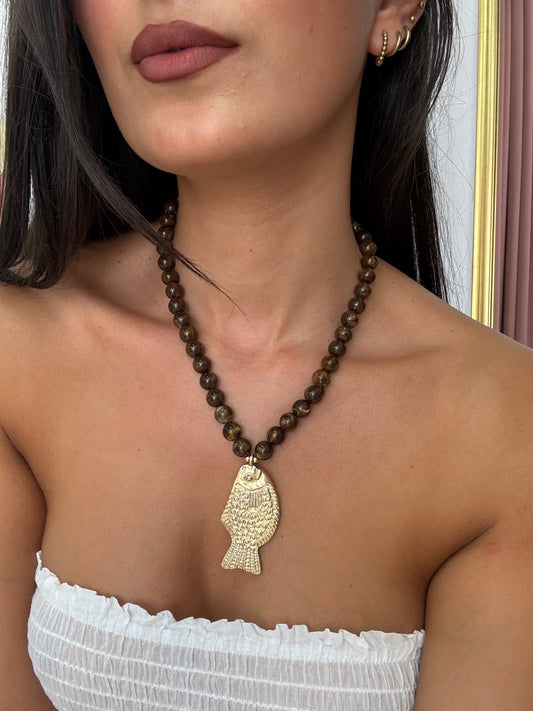 COLLAR PEZ DORADO CHOCO