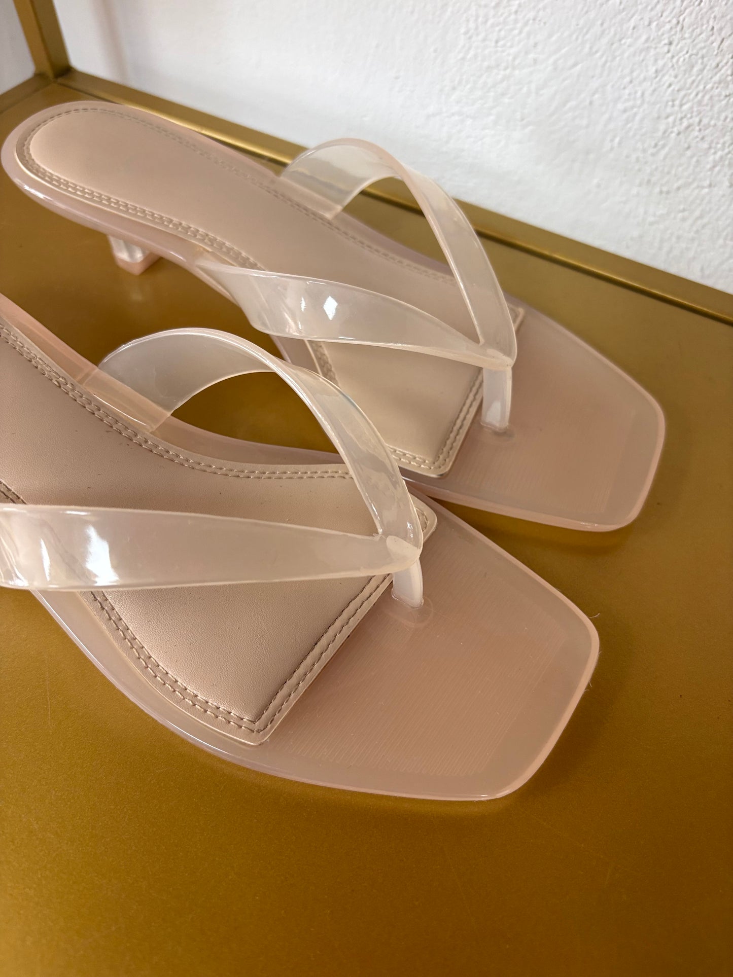 SANDALIA TACÓN GOMA BEIGE