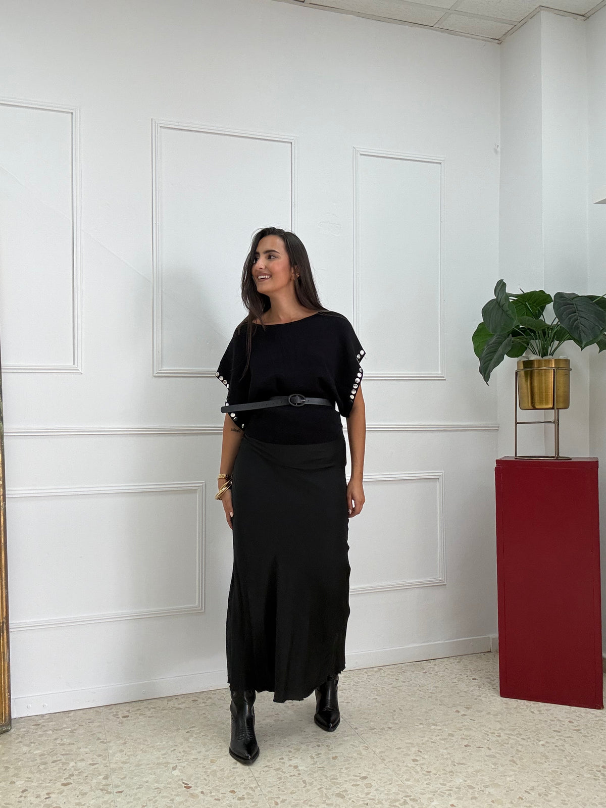 FALDA SATINADA NEGRA