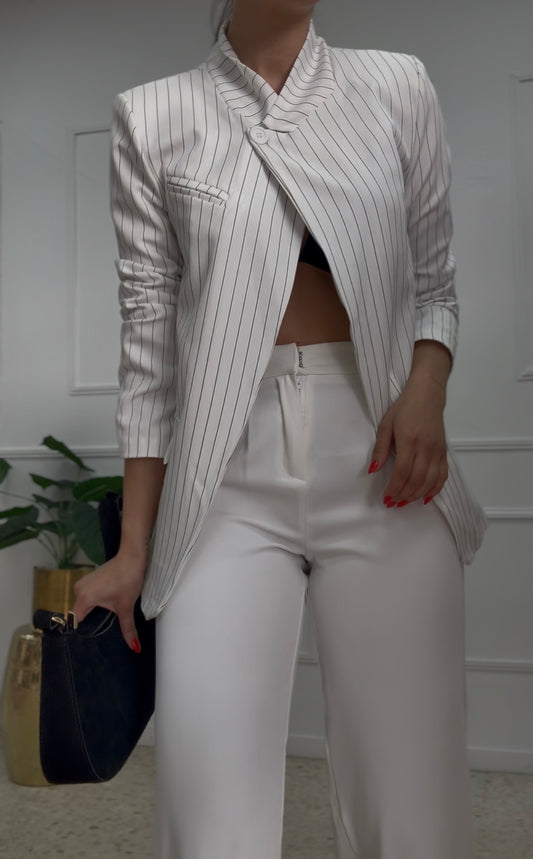 BLAZER BOTÓN ASIMÉTRICA