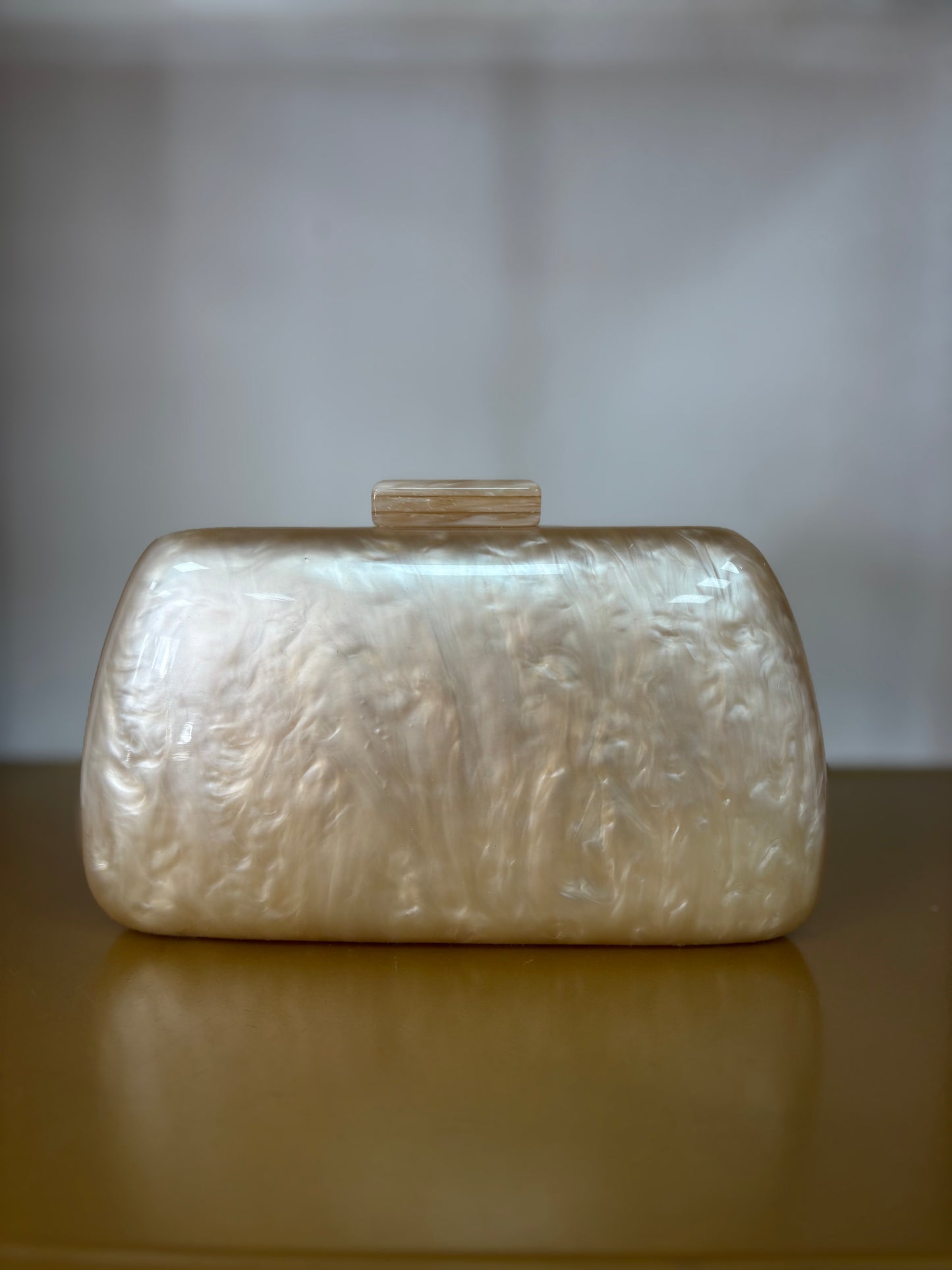 CLUTCH NÁCAR BEIGE