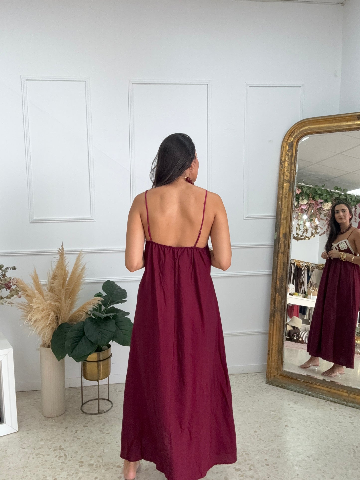 VESTIDO BROCADO BURDEOS