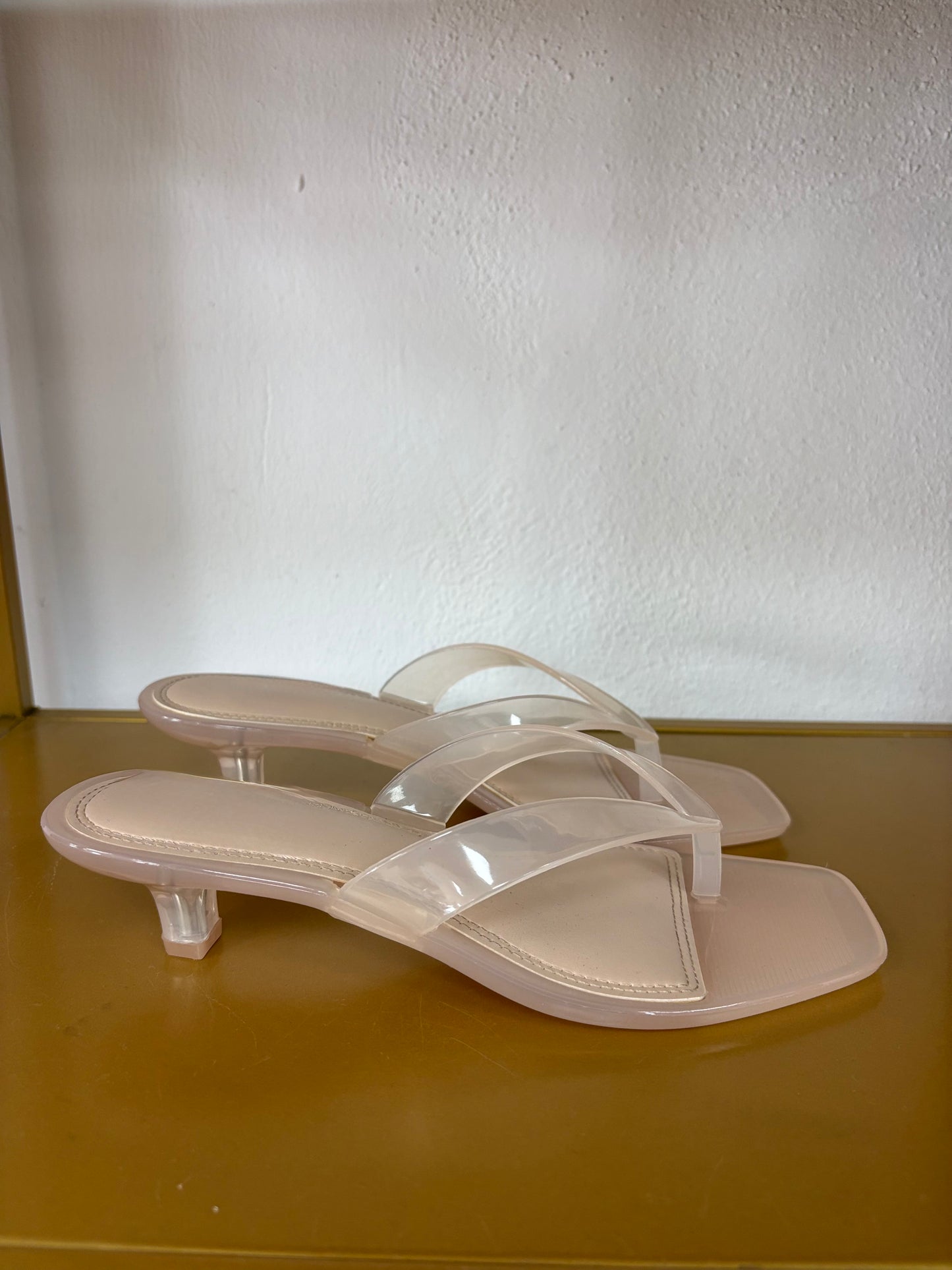 SANDALIA TACÓN GOMA BEIGE
