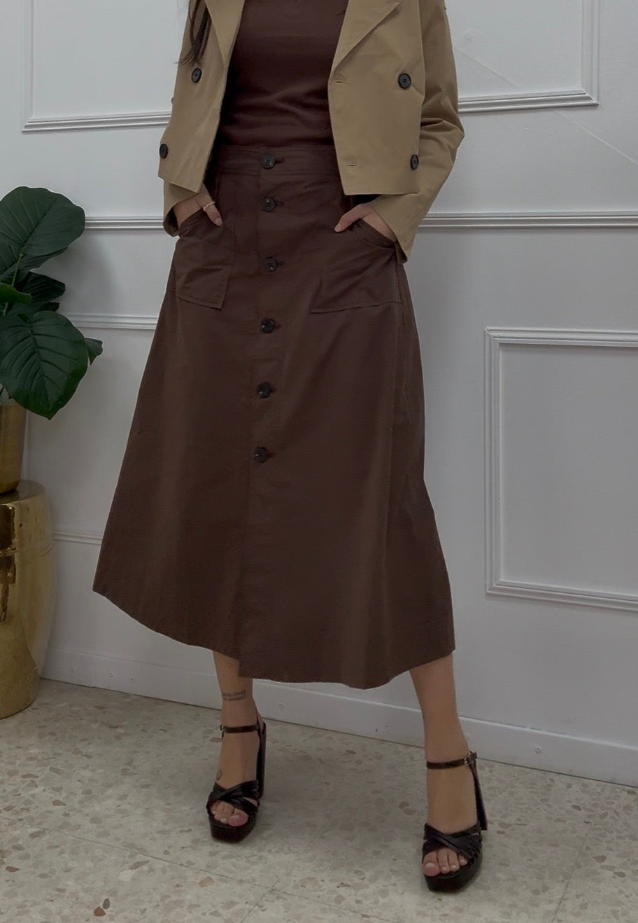 FALDA BOTÓN MARRÓN