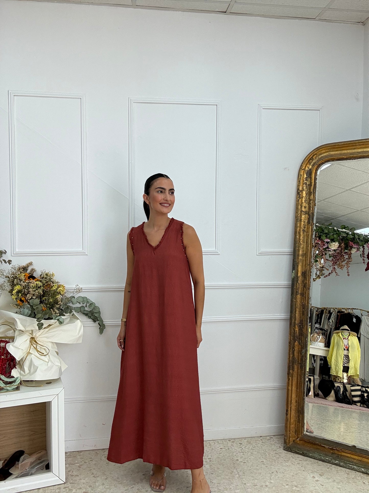 VESTIDO TACHAS